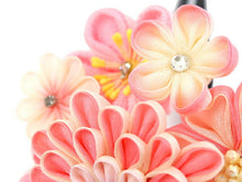 画像をギャラリービューアに読み込む, 七五三 髪飾り ちりめん 3歳 7歳 ピンク 菊 髪かざり 梅 つまみ細工 子供 着物 和装 和小物 キッズ 女の子 コサージュ パッチンどめ ヘアクリップ