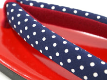 画像をギャラリービューアに読み込む, 草履 レディース エナメル ウレタン 赤土台 紺地 ドット柄 単品 フリーサイズ 赤 ネイビー 白 水玉 カジュアル 女性 疲れにくい ぞうり 履物 着物 和装 和服 ウレタンソール