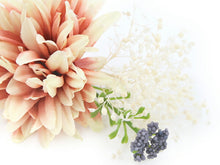 画像をギャラリービューアに読み込む, 成人式 髪飾り 2点セット 濃紫 菊 花 ドライフラワー 卒業式 前撮り 袴 はかま 振袖 結婚式 和装 和服 着物 かんざし コサージュ ヘアアクセサリー