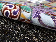 画像をギャラリービューアに読み込む, 七五三 着物 男の子 5歳 羽織袴フルセット 11点セット 購入 黒地鷹に兜 羽織袴 羽織 着物 セット 長襦袢 袴 角帯 羽織紐 短剣 お守り 扇子 草履 ストレッチ 足袋 古典 五歳 レトロ キッズ 和装 和服 販売 2022