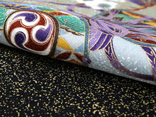 画像をギャラリービューアに読み込む, 七五三 着物 男の子 5歳 羽織袴フルセット 11点セット 購入 黒地兜に小槌 羽織袴 羽織 着物 セット 長襦袢 袴 角帯 羽織紐 短剣 お守り 扇子 草履 ストレッチ 足袋 古典 五歳 レトロ キッズ 和装 和服 販売 2022