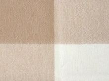 画像をギャラリービューアに読み込む, ストール ポンチョ クリップ付 レディース チェック ベージュ ウール 格子 パープル 花 クリップ フリーサイズ 薄紫 ミディアム丈 カジュアル おしゃれ 秋 冬 ショール 肩掛け 大判 防寒 女性 和装 あす楽