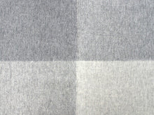 画像をギャラリービューアに読み込む, ストール ポ ンチョ クリップ付 レディース チェック グレー ポンチョ ウール 格子 イエロー 花 クリップ 灰色 黄色 フリーサイズ ミディアム丈 カジュアル おしゃれ 秋 冬 ショール 大判 肩掛け 防寒 京ぽんちょ 女性 和装 あす楽