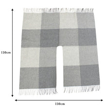 画像をギャラリービューアに読み込む, ストール ポ ンチョ クリップ付 レディース チェック グレー ポンチョ ウール 格子 イエロー 花 クリップ 灰色 黄色 フリーサイズ ミディアム丈 カジュアル おしゃれ 秋 冬 ショール 大判 肩掛け 防寒 京ぽんちょ 女性 和装 あす楽