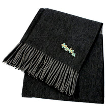 画像をギャラリービューアに読み込む, ストール ポ ンチョ クリップ付 レディース チェック ブラック ウール 格子 ブルー 花 クリップ 黒 青 フリーサイズ ミディアム丈 カジュアル おしゃれ 秋 冬 ショール 大判 肩掛け 防寒 女性 和装 京ぽんちょ あす楽