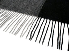 画像をギャラリービューアに読み込む, ストール ポ ンチョ クリップ付 レディース チェック ブラック ウール 格子 ブルー 花 クリップ 黒 青 フリーサイズ ミディアム丈 カジュアル おしゃれ 秋 冬 ショール 大判 肩掛け 防寒 女性 和装 京ぽんちょ あす楽