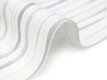 画像をギャラリービューアに読み込む, 着物 洗える着物 フルオーダー 仕立て付 小紋 薄灰 よろけ縞 東レシルック 反物 ライトグレー ストライプ 和装 和服 袷 単衣 春 秋 冬 レディース 女性 きもの 羽織 コート カジュアル 上品 TORAY sillook 大久保信子 送料無料