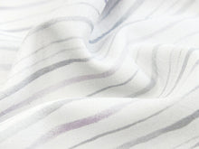 画像をギャラリービューアに読み込む, 着物 洗える着物 フルオーダー 仕立て付 小紋 薄灰 よろけ縞 東レシルック 反物 ライトグレー ストライプ 和装 和服 袷 単衣 春 秋 冬 レディース 女性 きもの 羽織 コート カジュアル 上品 TORAY sillook 大久保信子 送料無料