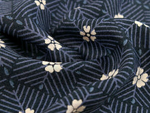 画像をギャラリービューアに読み込む, 着物 洗える着物 フルオーダー 仕立て付 小紋 紺 花菱 東レシルック 若松菱 格子 反物 和装 和服 袷 単衣 春 秋 冬 レディース 女性 きもの 羽織 コート カジュアル 上品 TORAY sillook 大久保信子 送料無料