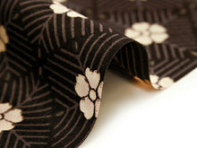 画像をギャラリービューアに読み込む, 着物 洗える着物 フルオーダー 仕立て付 小紋 焦げ茶 花菱 東レシルック 若松菱 格子 反物 和装 和服 袷 単衣 春 秋 冬 レディース 女性 きもの 羽織 コート カジュアル 上品 TORAY sillook 大久保信子 送料無料