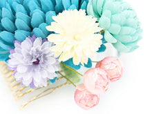 画像をギャラリービューアに読み込む, 成人式 髪飾り ターコイズ 菊 ヘアアクセサリー 花 ダリア 水色 青 コーム 卒業式 前撮り 袴 はかま 振袖 結婚式 和装 和服 着物 かんざし あす楽