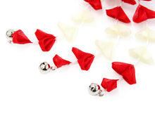 画像をギャラリービューアに読み込む, 成人式 髪飾り 赤 菊 ヘアアクセサリー 花 白 つまみ細工 2点セット コーム Uピン 卒業式 前撮り 袴 はかま 振袖 結婚式 和装 和服 着物 かんざし あす楽