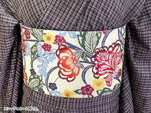 画像をギャラリービューアに読み込む, 半幅帯 絹 レディース 召しませ華 ベージュ 花柄 細帯 青 花音 琉球 紅型柄 リバーシブル 赤 レッド ブルー 長尺 4m 日本製 洒落帯 四寸 単品 女性 新品 送料無料 お仕立て上がり