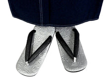 画像をギャラリービューアに読み込む, カレンブロッソ Calen Blosso 菱屋 カフェ草履 メンズ 雪駄 男性 L 銀 黒 シルバー ブラック 型押し スターダスト 星 和装小物 履物 着物 和服 和装 紳士用 日本製