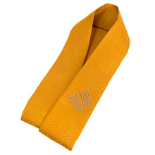 画像をギャラリービューアに読み込む, 重ね衿 伊達衿 正絹 訪問着 付下げ 色無地 向き 山吹色 ピン 2個付き 紗綾型 日本製 女性 着物 結婚式 七五三 卒業式 入学式 成人式 重ね襟 フォーマル レディース