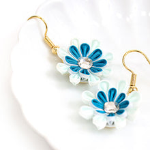 画像をギャラリービューアに読み込む, ピアス つまみ細工 水色 青 菊 花 耳飾り ラインストーン 単品 Chimi Chimi 小ぶり 真鍮 絹 和 可愛い 振袖 二尺袖 袴 成人式 卒業式 パーティー オールシーズン カジュアル 普段使い 着物 和服 和装 洋服 洋装 アクセサリー