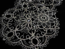 画像をギャラリービューアに読み込む, 半衿 刺繍 振袖用 ブラック ベージュ ゴールド レース ドイリー ラインストーン 黒 金 花 菊 単品 半襟 Wa de Modern レディース ポリエステル 洗える 半えり 女性 和装小物 カジュアル 成人式 卒業式 結婚式 振袖 二尺袖 訪問着