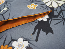 画像をギャラリービューアに読み込む, 洗える着物 コーディネートセット 4点セット 袷 名古屋帯 Mサイズ グレー 麻の葉 きもの 紫 矢羽根 帯 マスタード 渋橙 正絹帯揚げ帯締め 猫 動物柄 菊 雪輪 松葉仕立て 小紋 レディース 女性 プレタ 和装 和服