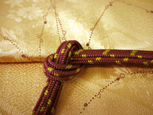 画像をギャラリービューアに読み込む, 洗える着物 コーディネートセット 4点セット 袷 名古屋帯 Mサイズ ピンクベージュ 蔦 きもの 渋薄緑 七宝 帯 マスタード  えんじ 正絹帯揚げ帯締め 葉 猫 動物柄 七宝つなぎ 松葉仕立て 小紋 レディース 女性 プレタ 和装 和服