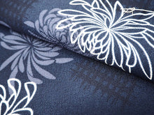 画像をギャラリービューアに読み込む, 洗える着物 コーディネートセット 4点セット 袷 名古屋帯 Lサイズ 青 菊 きもの 赤紫 縞 帯 水色 紺 正絹帯揚げ帯締め 格子 パープル ブルー 松葉仕立て 小紋 レディース 女性 プレタ 和装 和服