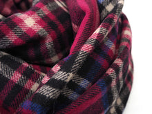 画像をギャラリービューアに読み込む, ストール 大判 ウール レディース 濃いピンク チェック ピュアウール フリンジ 羽織 ショール マフラー 肩掛け ひざ掛け カジュアル おしゃれ 秋 冬 防寒 女性 和装 洋服 あす楽