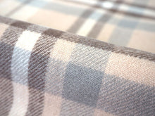 画像をギャラリービューアに読み込む, ストール 大判 ウール レディース ベージュ チェック ピュアウール フリンジ 羽織 ショール マフラー 肩掛け ひざ掛け カジュアル おしゃれ 秋 冬 防寒 女性 和装 洋服 あす楽