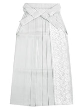 画像をギャラリービューアに読み込む, 袴セット 卒業式 ブルーグレー地よろけ縞に牡丹 二尺袖着物 グレー レース 袴 セット 小紋柄 小学生 大学生 専門学校