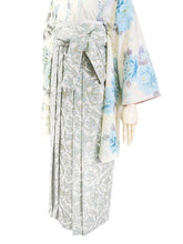 画像をギャラリービューアに読み込む, 袴セット 卒業式 オフホワイト地ブルー牡丹に藤 二尺袖着物 ブルー 更紗 ジャガード 袴 セット 小紋柄 小学生 大学生 専門学校