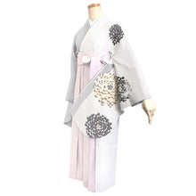 画像をギャラリービューアに読み込む, 袴セット 卒業式 ベージュグレー地菊柄 二尺袖着物 ピンク グレー バイカラー 袴 セット 絵羽柄 小学生 大学生 専門学校