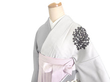 画像をギャラリービューアに読み込む, 袴セット 卒業式 ベージュグレー地菊柄 二尺袖着物 ピンク グレー バイカラー 袴 セット 絵羽柄 小学生 大学生 専門学校
