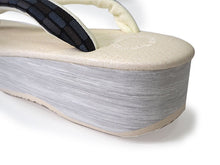 画像をギャラリービューアに読み込む, カレンブロッソ 草履 単品 S M L オフホワイト 土台 黒 格子 鼻緒 白系 レディース カフェ草履 菱屋 Calen Blosso ゾウリ カフェぞうり 女性用 カジュアル 日本製 履物 着物 きもの 和装小物