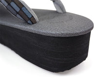 画像をギャラリービューアに読み込む, カレンブロッソ 草履 単品 S M L グレー 土台 黒 格子 鼻緒 黒系 レディース カフェ草履 菱屋 Calen Blosso ゾウリ カフェぞうり 女性用 カジュアル 日本製 履物 着物 きもの 和装小物