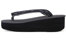 画像をギャラリービューアに読み込む, カレンブロッソ 草履 単品 S M L グレー 土台 黒 格子 鼻緒 黒系 レディース カフェ草履 菱屋 Calen Blosso ゾウリ カフェぞうり 女性用 カジュアル 日本製 履物 着物 きもの 和装小物