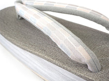 画像をギャラリービューアに読み込む, カレンブロッソ 草履 単品 S M L グレーベージュ 土台 白 格子 鼻緒 白系 レディース カフェ草履 菱屋 Calen Blosso ゾウリ カフェぞうり 女性用 カジュアル 日本製 履物 着物 きもの 和装小物