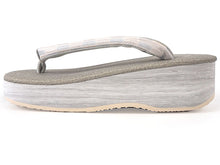 画像をギャラリービューアに読み込む, カレンブロッソ 草履 単品 S M L グレーベージュ 土台 白 格子 鼻緒 白系 レディース カフェ草履 菱屋 Calen Blosso ゾウリ カフェぞうり 女性用 カジュアル 日本製 履物 着物 きもの 和装小物