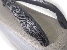 画像をギャラリービューアに読み込む, カレンブロッソ 草履 単品 S M L ベージュ 土台 グレー ペイズリー 鼻緒 白系 レディース カフェ草履 菱屋 Calen Blosso ゾウリ カフェぞうり 女性用 カジュアル 日本製 履物 着物 きもの 和装小物