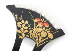 画像をギャラリービューアに読み込む, かんざし 和装 バチ型 黒 菖蒲 パール風ビーズ 二本足 和装小物 簪 髪飾り ヘアアクセサリー レディース 女性 和服 着物 ヘアアレンジ ロングヘア ミディアム 普段 結婚式 留袖 アクリル樹脂 人工真珠