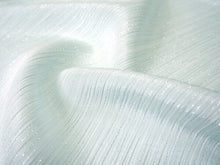 画像をギャラリービューアに読み込む, 帯揚げ 正絹 衿秀 単品 銀無地染 アイスブルー 薄水色 日本製 女性 レディース 洒落 おしゃれ 小紋 色無地 和装小物 着物