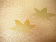 画像をギャラリービューアに読み込む, 帯揚げ 帯締め セット 正絹 カジュアル向き 平組 杏色 麻の葉 紅葉 帯あげ 薄オレンジ 白 帯〆 和装 小物 レディース 女性 婦人 おびあげ おびじめ ネコポス便可能 あす楽