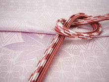 画像をギャラリービューアに読み込む, 帯揚げ 帯締め セット 正絹 カジュアル向き 平組 薄ピンク 紫 麻の葉 紅葉 帯あげ 渋ピンク 白 帯〆 和装 小物 レディース 女性 婦人 おびあげ おびじめ ネコポス便可能 あす楽