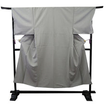 画像をギャラリービューアに読み込む, 洗える着物 メンズ 仕立て上がり ライトグレー 無地 袷 ちりめん風 Lサイズ 単品 男性 和装 和服 きもの プレタ 春 秋 冬 きもの カジュアル 普段着 ポリエステル 送料無料 あす楽