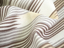 画像をギャラリービューアに読み込む, 洗える着物 単衣 小紋 Mサイズ 仕立て上がり 単品 ベージュ 途切れ縞 刷毛目模様 ブラウン 女性 レディース 和装 和服 きもの プレタ 春 秋 きもの カジュアル 可愛い 普段着 ポリエステル 送料無料 あす楽