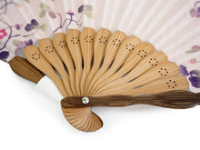 画像をギャラリービューアに読み込む, 扇子 扇子袋 2点セット うさぎ イチゴ ピンク レディース エコ ギフト プレゼント 贈り物 春 夏 母の日 婦人 女性 コットン 綿 せんす 和装小物 雑貨 暑さ対策 節電 エコ 飛沫防止 あす楽