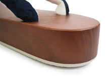 画像をギャラリービューアに読み込む, 下駄 レディース サンダル 浴衣 23.0 23.5 24.0 24.5 茶色 桐 台 紺 白 レース 鼻緒 ブラウン 舟形 女性 ラバー有 浴衣 着物 和装 和服