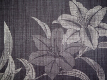 画像をギャラリービューアに読み込む, 着物 洗える着物 反物 夏用 紗 単衣 セミオーダー 仕立て付 焦げ茶 百合 ブラウン 花 ゆり レディース XS S M L XL 仕立て込み 小紋 カジュアル お洒落着 夏 夏物 夏着物 和つう watuu 新品 販売 購入 和装 和