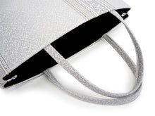 画像をギャラリービューアに読み込む, 着物 和装 バッグ 単品 日本製 グレー 縞 花唐草 トートバッグ 横長 普段使い 小紋 紬用 手提げ おしゃれ 通年用 大人 レディース 女性 お茶会 お稽古