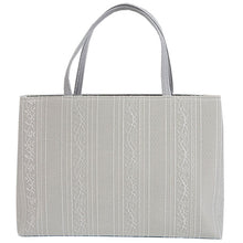 画像をギャラリービューアに読み込む, 着物 和装 バッグ 単品 日本製 グレーベージュ 縞 唐草 トートバッグ 横長 普段使い 小紋 紬用 手提げ おしゃれ 通年用 大人 レディース 女性 お茶会 お稽古