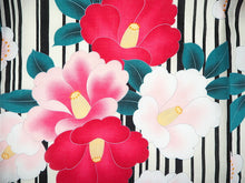 画像をギャラリービューアに読み込む, 浴衣 単品 レディース 白地 ストライプ 椿 赤 フリーサイズ 大人 ゆかた yukata 綿 粋 レトロ モダン 和装 和服 女性 夏祭り 花火大会