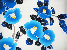 画像をギャラリービューアに読み込む, 浴衣 単品 レディース オフホワイト地 椿 ブルー 白 水色 単品 フリーサイズ 大人 ゆかた yukata 綿 粋 レトロ モダン 和装 和服 女性 夏祭り 花火大会