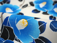 画像をギャラリービューアに読み込む, 浴衣 単品 レディース オフホワイト地 椿 ブルー 白 水色 単品 フリーサイズ 大人 ゆかた yukata 綿 粋 レトロ モダン 和装 和服 女性 夏祭り 花火大会